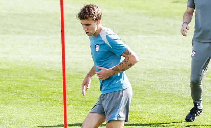 Barrios se incorpora y Lenglet se queda en el gimnasio