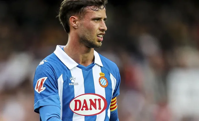 El Espanyol sigue sin cerrar la renovación de Javi Puado, que ya genera incertidumbre