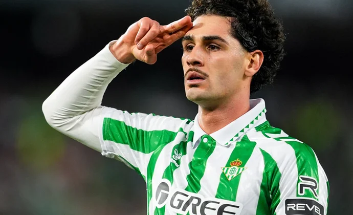 El Betis rechazó la primera oferta del Atlético por Cardoso