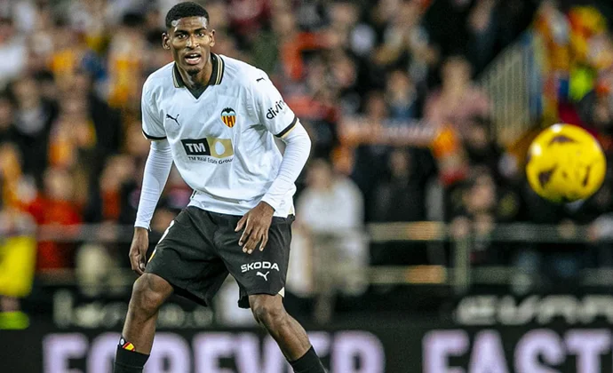 Valencia y Mosquera inician negociaciones para la renovación del contrato