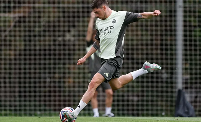 Valverde y Brahim completan la sesión y aligeran un poco la enfermería