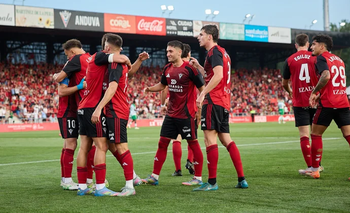 El Mirandés elimina al Racing y se enfrentará al Real Oviedo en la final de los playoffs