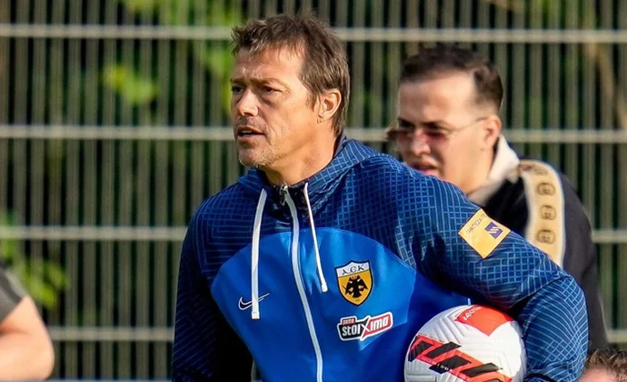 El Sevilla terminó de cerrar esta tarde los flecos del contrato de Almeyda