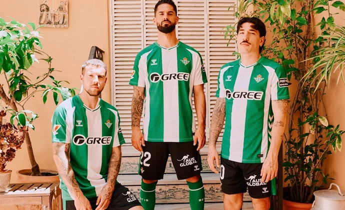 El Real Betis presenta su primera equipación para la temporada 25/26