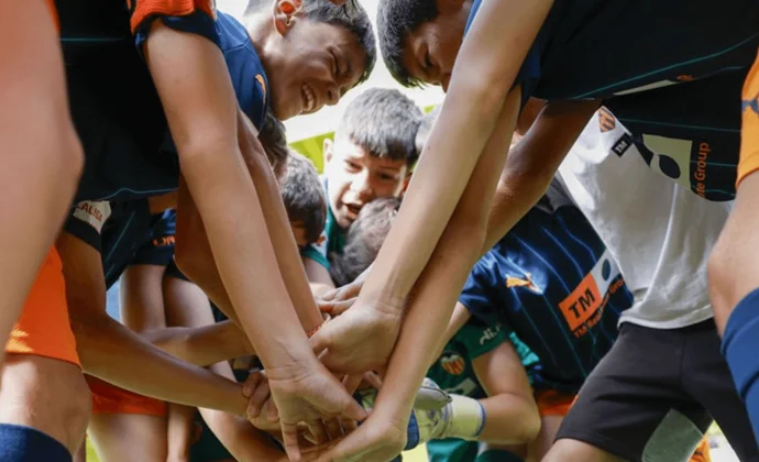 Las canteras evitan la deriva de LaLiga: la savia que mantiene vivo el fútbol español