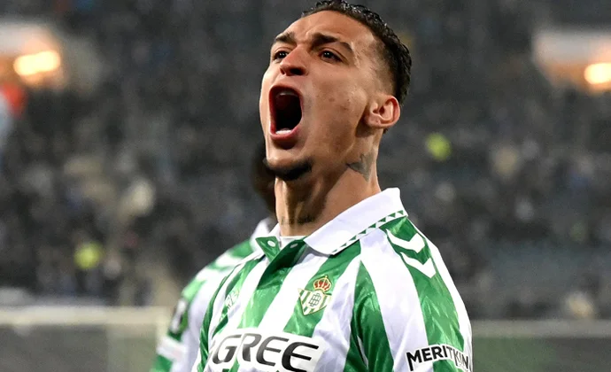 Primera oferta del Betis por un porcentaje de Antony