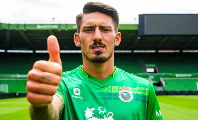 Unai Vencedor se despide del Racing y regresa al Athletic