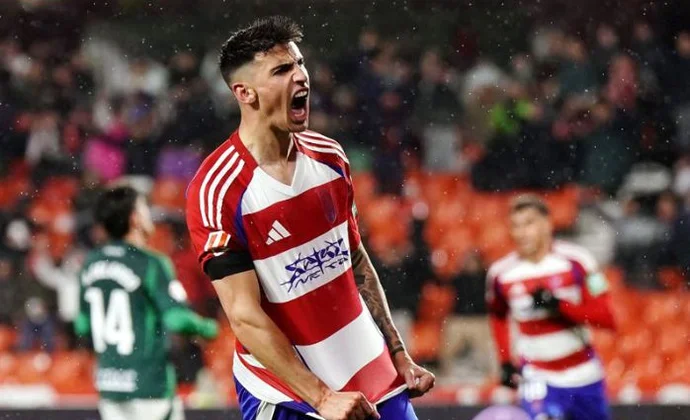 Rubén Sánchez regresa al Espanyol tras una destacada temporada en el Granada