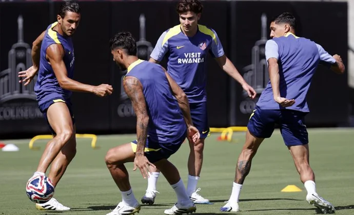 El Atlético completa la sesión del miércoles con un cambio obligado en el once