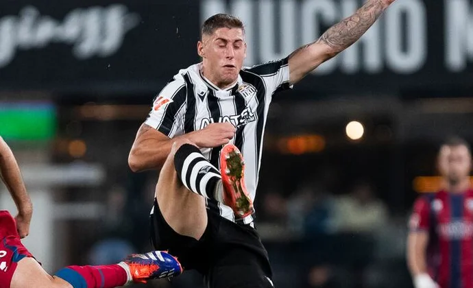 Cartagena valora la continuidad de Jorge Moreno y Osasuna tiene la última palabra