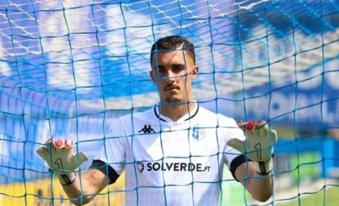 Miguel Ángel Morro, portero del Rayo, acaba una temporada de aprendizaje y retos en el FC Vizela