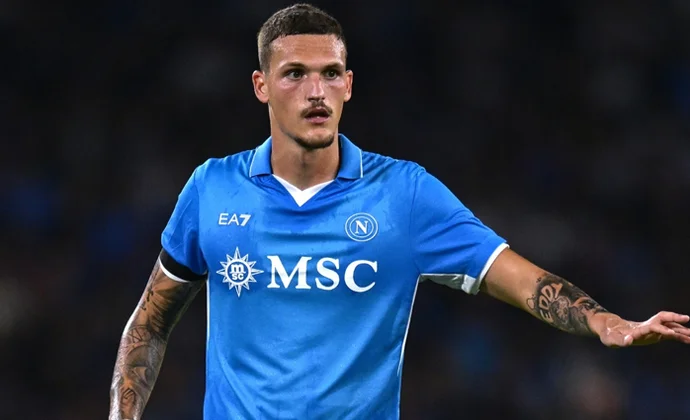 Acuerdo entre Villarreal y Napoli por la cesión de Rafa Marín