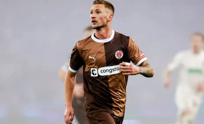 Siebe Van der Heyden convence en St. Pauli y el Mallorca sigue de cerca su futuro