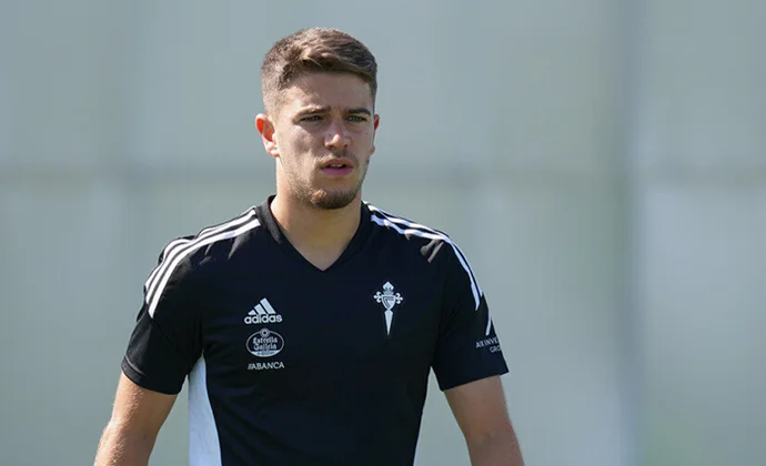 El Celta cierra los detalles de la renovación de Carreira