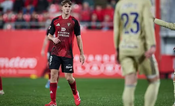 Carlo Adriano regresará al Villarreal tras una cesión sin brillo en el Mirandés