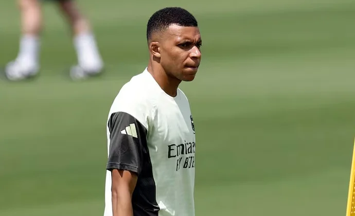 Mbappé se incorpora al grupo en la sesión del miércoles