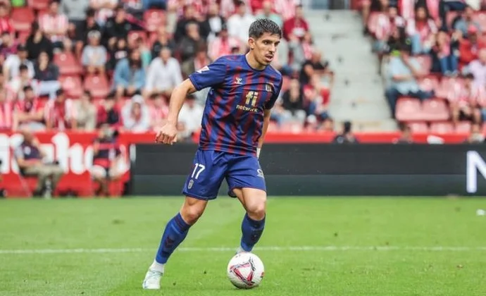 El Levante se refuerza con Víctor García y cierra el lateral derecho