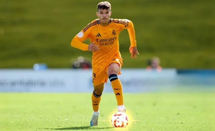 El Alavés negocia el fichaje de Youssef Enríquez, perla del Real Madrid Castilla