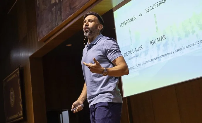 Sarabia habla de Nico Castro, Mercau y deja entrever que no llegará Losada