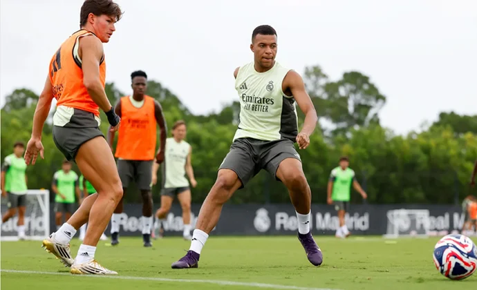 Endrick y Alaba se ejercitan al margen en la sesión del domingo