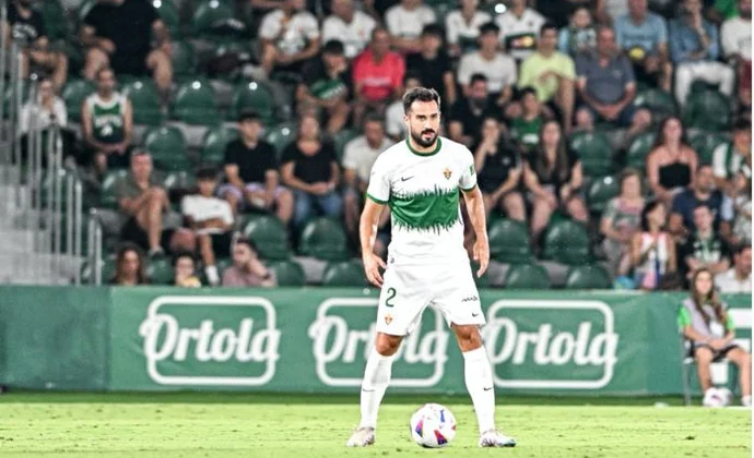 Mario Gaspar se despide del Elche en un momento clave para el club