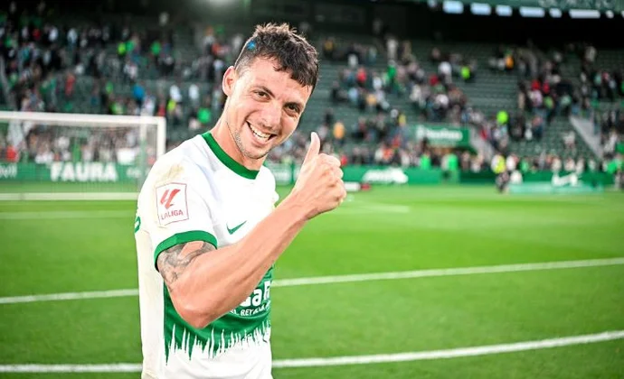 El futuro de Óscar Plano en el Elche CF queda en el aire tras finalizar su contrato