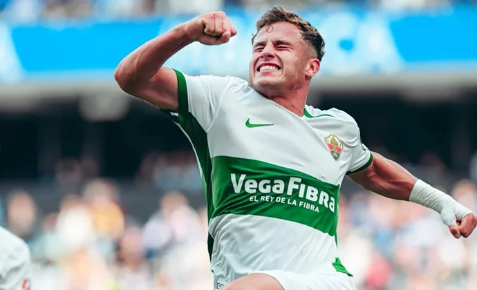 El Elche cierra los flecos del fichaje de Valera en propiedad