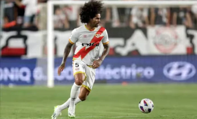 Aridane Hernández, entre la despedida y la renovación con el Rayo Vallecano