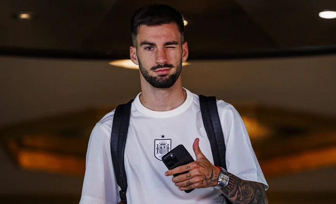 Álex Baena supera el reconocimiento médico como rojiblanco: anuncio inminente