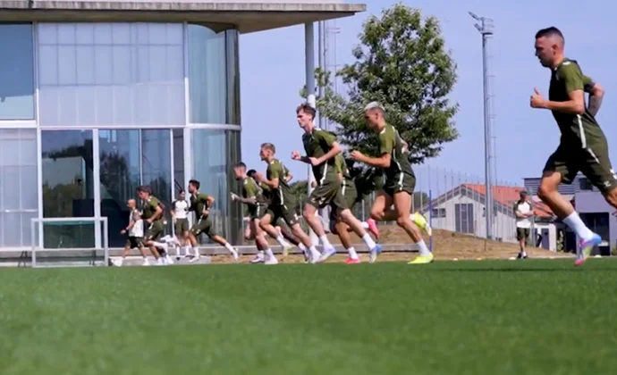 El Celta salta al césped con Starfelt recuperado y la ausencia de Mingueza