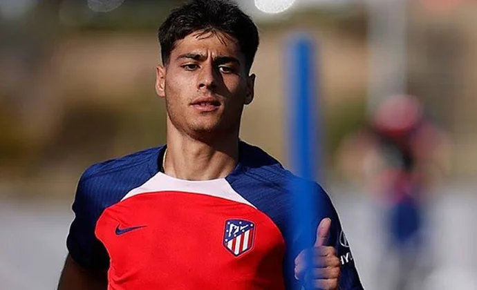 Carlos Martín despierta interés de clubes de Primera para salir cedido