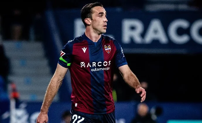 El Levante hace oficial la rescisión del contrato de Manu Sánchez, que ficha por el Ceuta