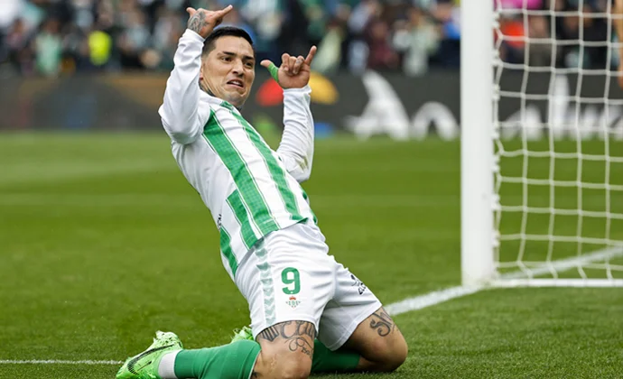El Betis declara a Chimy Ávila transferible