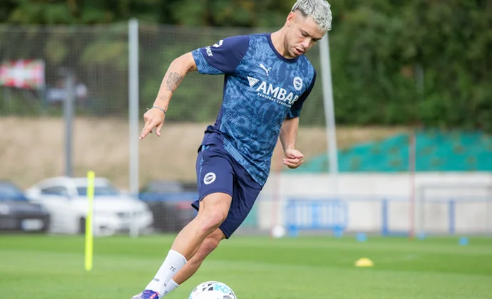 El Alavés empieza la semana de trabajo pendiente del futuro de Conechny y con la vuelta de Parada