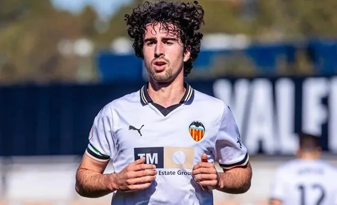 El Valencia cierra la venta de Hugo González al Celta Fortuna