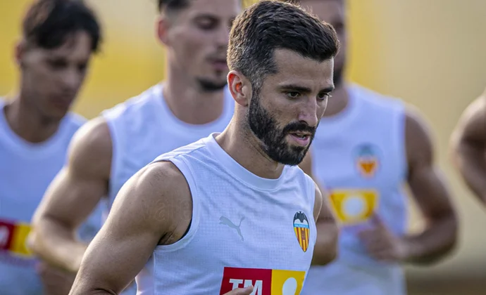 El Valencia completa la sesión vespertina con la principal ausencia de Yarek