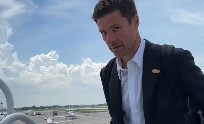 Suspendida la rueda de prensa de Xabi Alonso previa a la semifinal por problemas con el vuelo