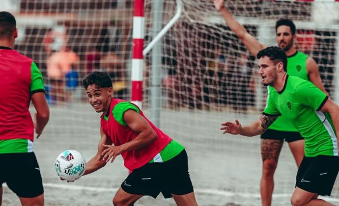 Varias ausencias marcan la sesión del Elche: Dituro, Rafa Núñez, Diaby, Valera y John trabajan al margen o no se ejercitan