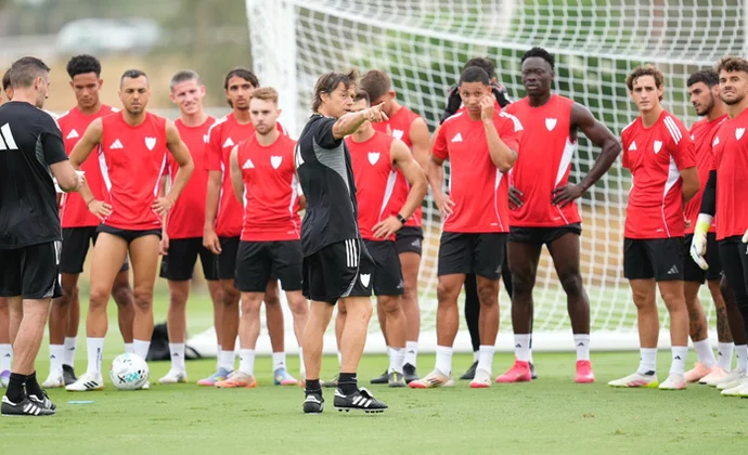 El Sevilla completa la sesión del martes sin Iheanacho