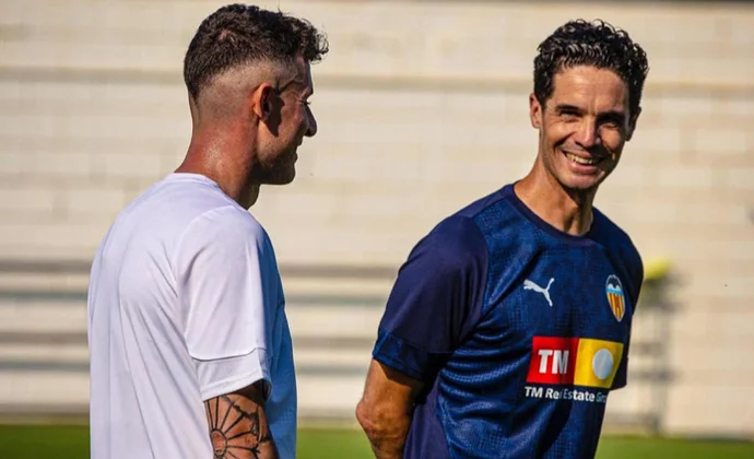 El Valencia avanza en la pretemporada con Canós y Thierry al margen