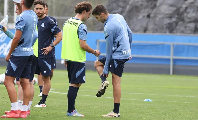 Zakharyan se retiró de la sesión del martes por molestias en el sóleo