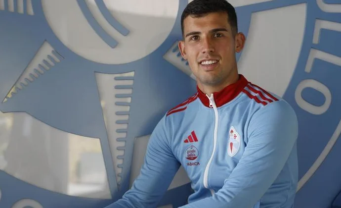 La agencia de Carlos Domínguez presenta ofertas al Celta para forzar una renovación al alza