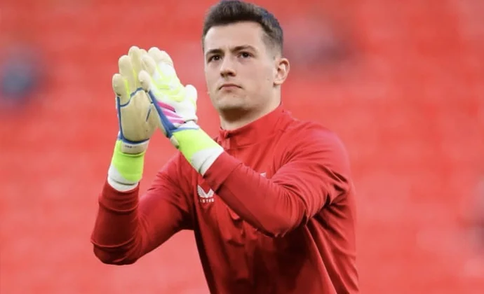 Julen Agirrezabala pasará mañana el reconocimiento médico con el Valencia