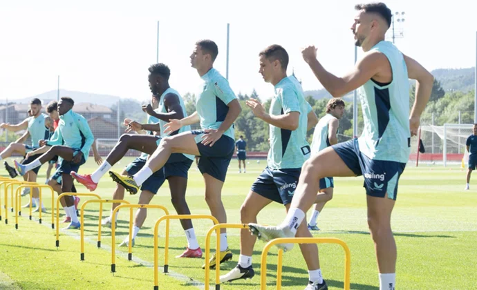 El Athletic completa otra sesión en Lezama todavía con Julen Agirrezabala