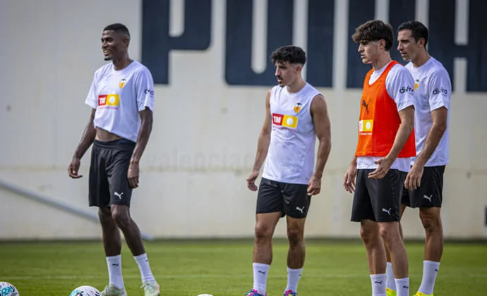 Mosquera, Tàrrega, Guerra, Diego López y Dimitrievski se incorporan a la pretemporada