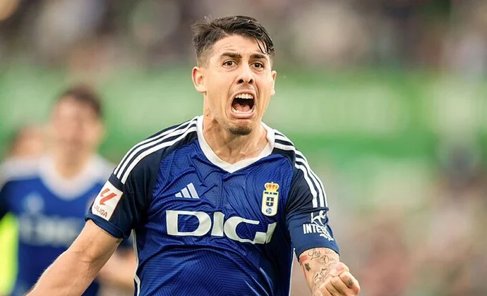 El Real Oviedo cierra la continuidad de Colombatto y Viñas