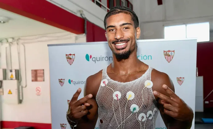 Los internacionales del Sevilla pasan examen médico a excepción de Agoumé