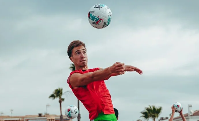 Petrot, novedad en una sesión todavía sin John ni Bambo