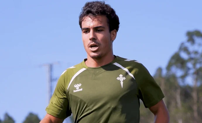 El Elche negocia con el Celta la cesión de Manu Sánchez