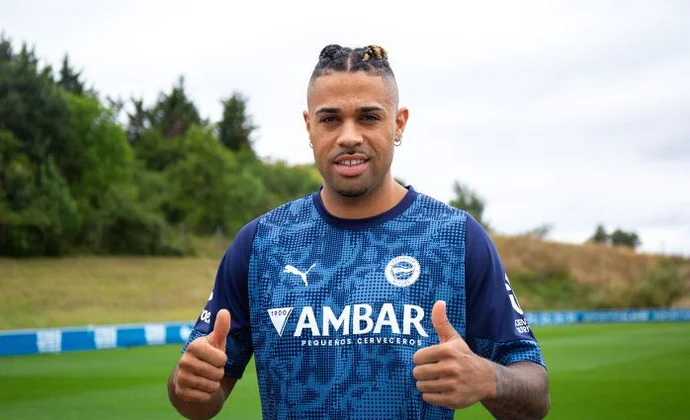 Mariano Díaz se entrena con el Alavés mientras Panichelli pasa pruebas médicas y se unirá mañana al grupo